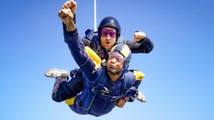 What is tandem skydiving